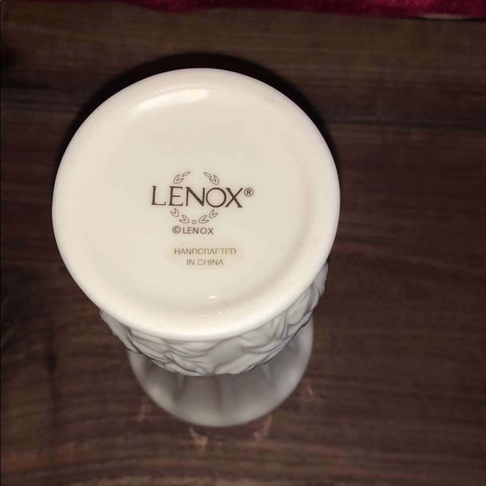 Lenox Vase trimmed in gold - Picture 2 of 2